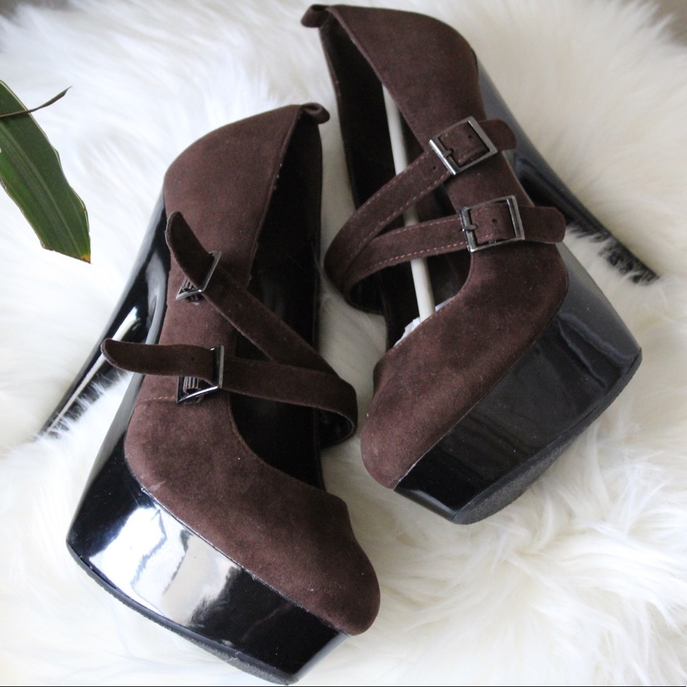 Fahrenheit Brown Suede stiletto size 8